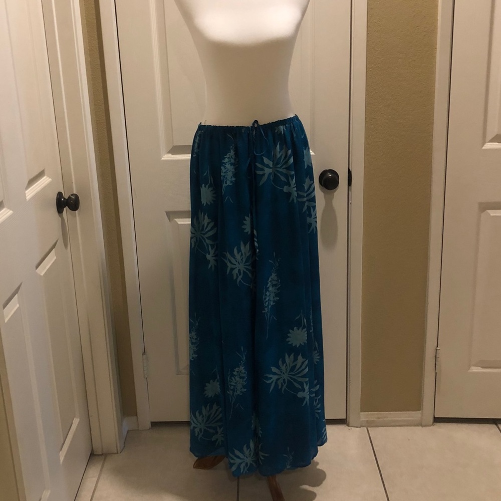 Beautiful Carole Little turquoise lined skirt. GUC